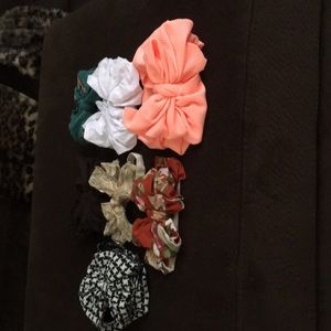 7 Chloe and company bows